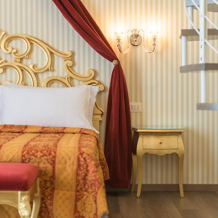Regina Del Garda Suite Toscolano Maderno Luaran gambar