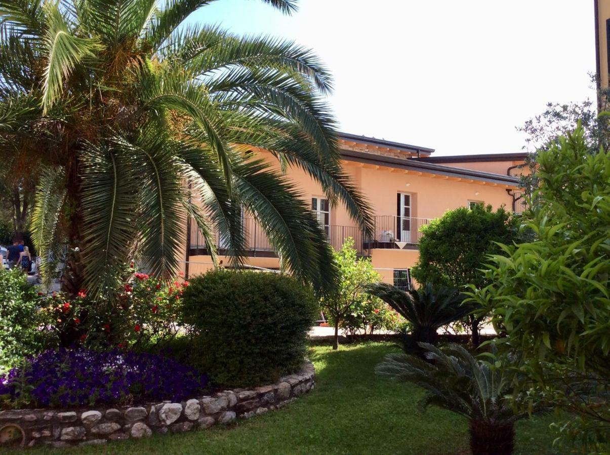Regina Del Garda Suite Toscolano Maderno Luaran gambar